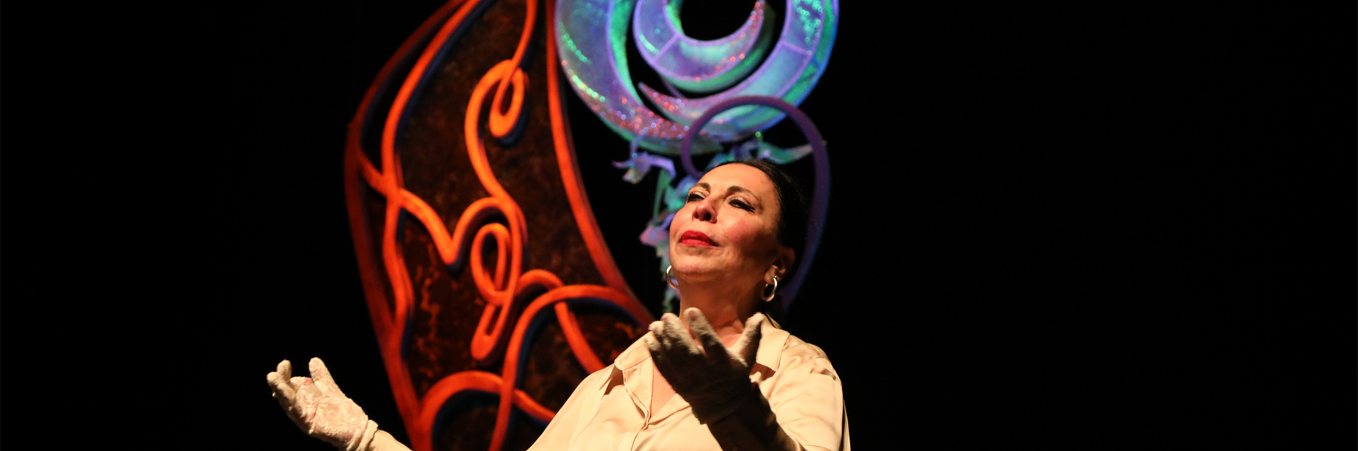 ŞEHRİN TİYATROSU “HAYAT DER GÜLÜMSERİM” OYUNUYLA ATAŞEHİR’DE