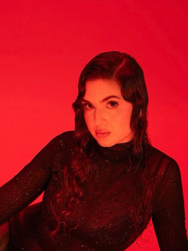 Selin Baycan - Avludaki Sesler