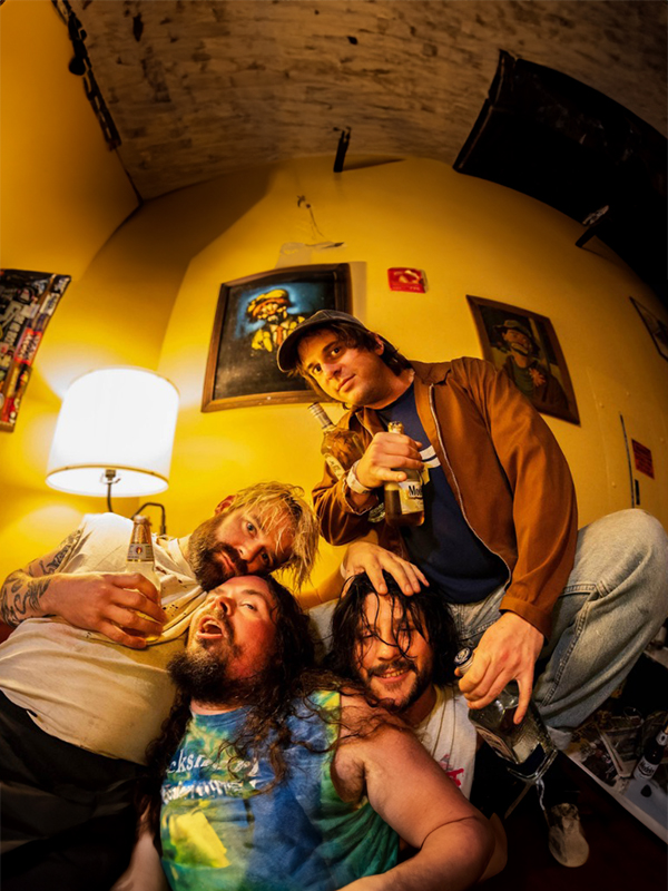 %100 Müzik Sunar: Wavves
