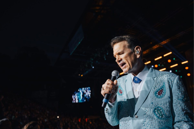 Chris Isaak